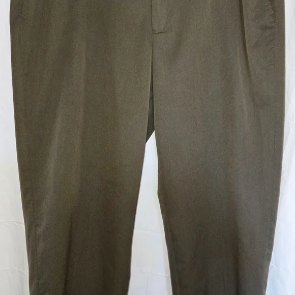 Haggar Men's Dress Pants, Brown, Size 38 X 29. - Picture 3 of 6